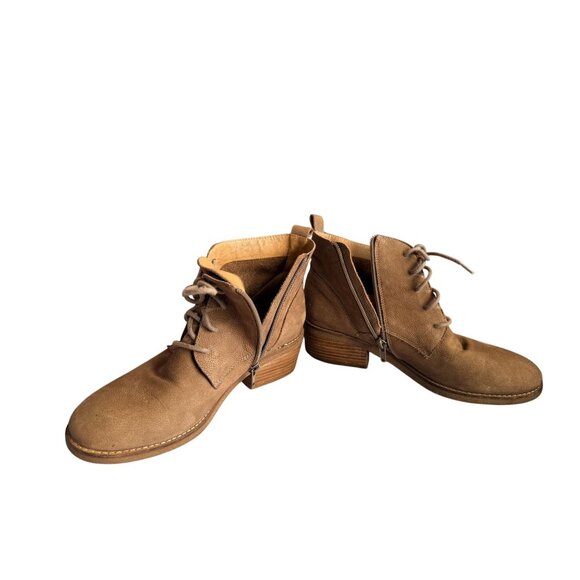 Lucky Brand Tan Suede Ankle Boots - lace up and side zip western chic style - Picture 2 of 7